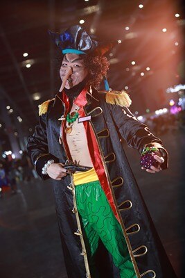 https://onepiece-merchandise.com/wp-content/uploads/2023/07/One-Piece-Blackbeard-Marshall-D-Teach-Cosplay-Costume-Cosplay-Costume-full-sets-with-accessories-Customized-3.jpg