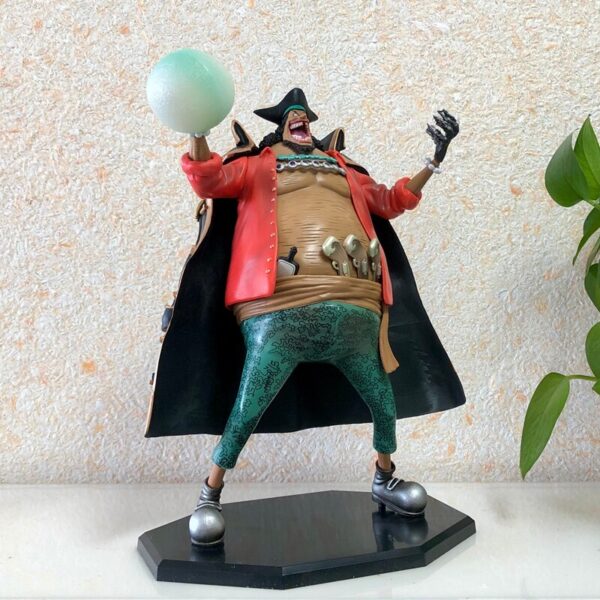 One Piece Blackbeard Figure (27cm/10.6